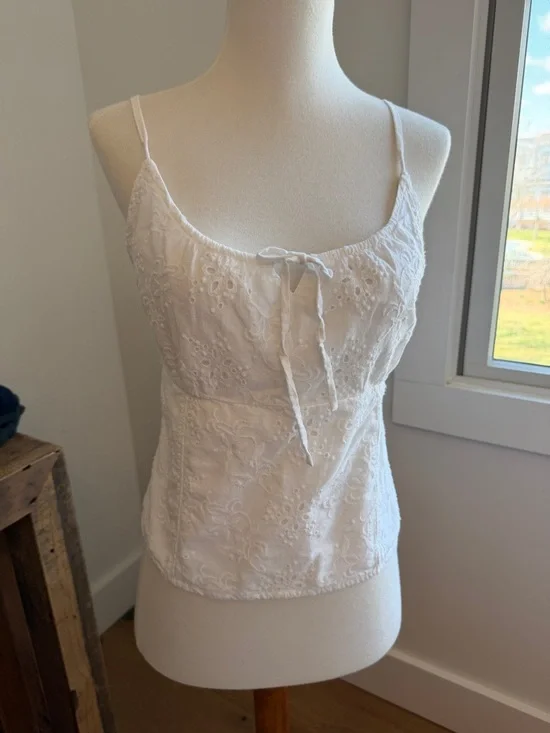 Abercrombie & Fitch White Eyelet Tie-Front Camisole - Picture 1 of 5